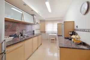 174A Amplio apartamento playa San Lorenzo by R2R Consulting