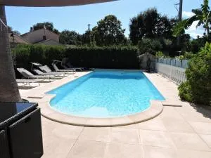 VILLA tous conforts avec Piscine privée et accès Plage - Prunete
