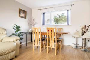 Stevenage Contractors x8 New 3 bedroom House Free Wifi, Parking, Towelsinclusive & Large Garden