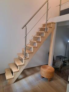 Ruhige Art-Garconniere mit Balkon