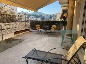 Aphrodite-Recently Renovated Modern Apartment