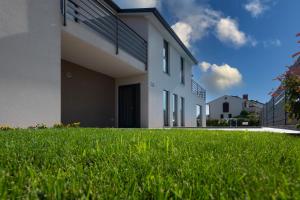 MarCante family Villa with a pool