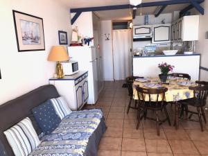 Appartement 3 Pièces+Cabine avec Piscine et Parking, 6 couchages, Port Barcarès - FR-1-81-277