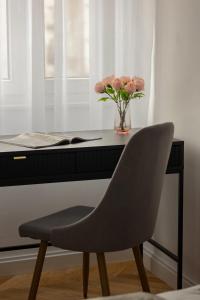 Stylish Apartment Heart of Warsaw by Noclegi Renters