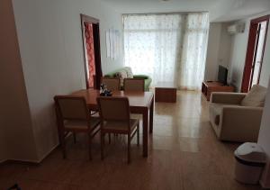 Grahams Spacious 2 bed apart for Rent at Sunny Beach