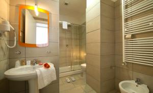 Quadruple Room room in Oasi Village Hotel