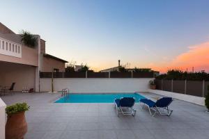 Lefteris Holiday Home