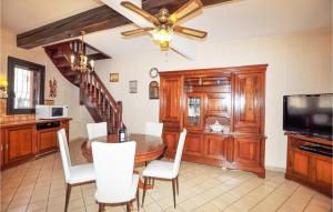 Maisons de vacances Amazing home in Cabestany with WiFi and 3 Bedrooms : photos des chambres