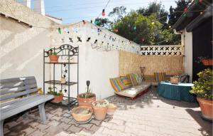 Maisons de vacances Amazing home in Cabestany with WiFi and 3 Bedrooms : photos des chambres