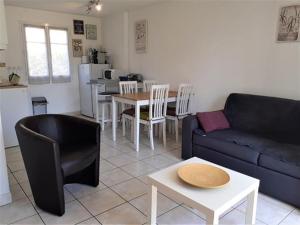 Maisons de vacances Maison Batz-sur-Mer, 3 pieces, 6 personnes - FR-1-392-48 : photos des chambres