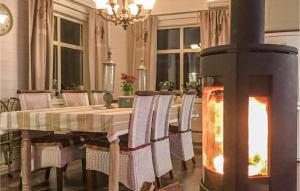 Cozy Home In Särna With Kitchen