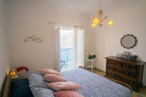 Spacious Sea View Apartment in Praiano Between Amalfi and Positano, Casa Mimì Junior