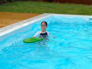 Mini-Me HUBS, Charm Suites & Pool in Old City