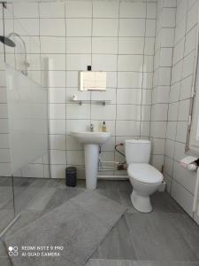 Hotels Hotel Le Bon Moine : Chambre Triple