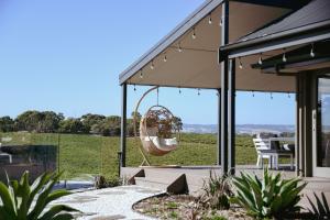 Miravino, winery stay with outdoor sauna and spa