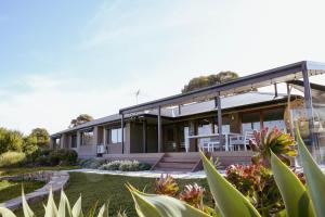 Miravino, winery stay with outdoor sauna and spa