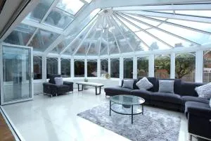 Luxury 6 bedroom house with parking - Northwood - 诺斯伍德