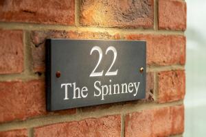 Lakeside family friendly property on a nature reserve The Spinney OI22