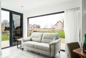 Lakeside family friendly property on a nature reserve The Spinney OI22