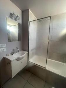 Departamento por día para 4 personas con cochera cubierta en Bahía Blanca