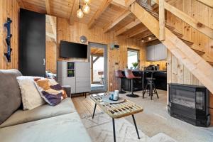 Zajęcza Chatka - Jeziora, Las , Łódka, Rower