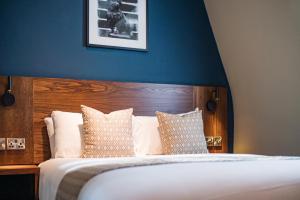 Double Room room in Innkeeper's Lodge Edinburgh Corstorphine