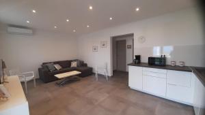 Appartements Calvi, T3, vue mer, grande terrasse : photos des chambres