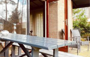 2 Bedroom Gorgeous Home In Rheezerveen