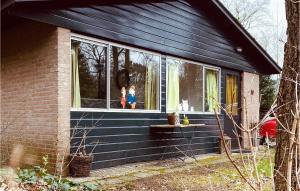 2 Bedroom Gorgeous Home In Rheezerveen