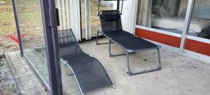 Deux étangs poissonneux au milieu des bois avec gîte moderne, la halte des deux lacs