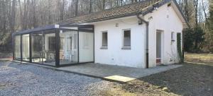 Deux étangs poissonneux au milieu des bois avec gîte moderne, la halte des deux lacs