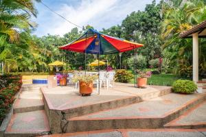 ANAPOIMA Villa Capri