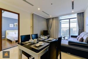 Vinhomes Landmark 81 Apartments- Christine Home
