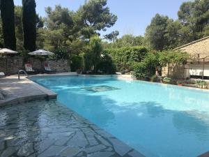 Villas Villa de 5 chambres avec piscine privee et jardin clos a Orgon : photos des chambres