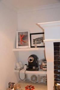 Petite France:luxury thatched 4BRcottage with pool