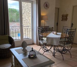 Appartements Bastidon a Gordes avec piscine : photos des chambres