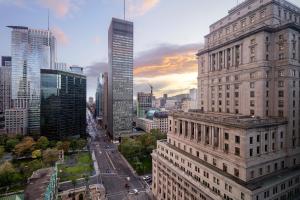 900 Boulevard René-Lévesque O, Montréal, QC H3B 4A5, Canada.