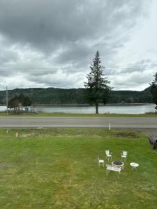 Foster Lake Inn