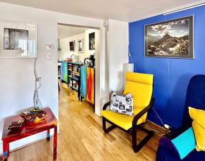 Unique Artsy 2 Bdrm Apt 1.5 mi from Downtown