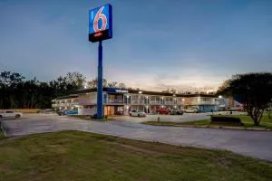Motel 6-Port Allen, LA - Baton Rouge - سانت فرانسيسفيل