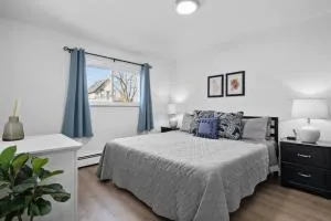 Bright & Spacious 2 Bedroom, Quiet - Harsens Island