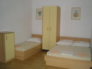 Apartments and rooms with parking space Baska Voda, Makarska - 20005