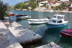 Apartments by the sea Bobovisca na Moru, Brac - 20991