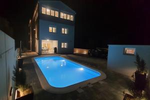 Family friendly apartments with a swimming pool Sveti Filip i Jakov, Biograd - 20967