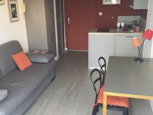 Studio climatisé avec terrasse et parking à Cavalaire-sur-Mer - FR-1-100-223
