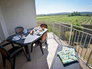 Appartements Residence du Chateau de Jouarres, Azille - Apartment 6 pers with balcony : photos des chambres