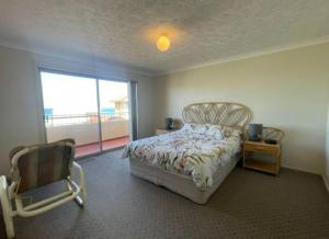 Jefferson Palms - Burleigh Letting