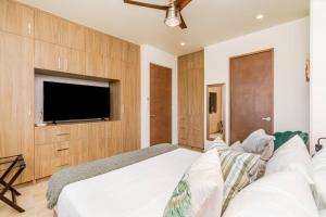 Luxury Condo, 2BR, Fast Internet, Condo Akul