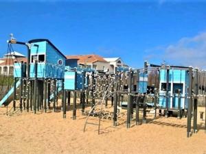 Maisons de vacances Maison a 300m de la plage, avec terrasse, parking privatif, animaux admis ! - FR-1-231-140 : photos des chambres