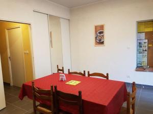 Maisons de vacances Gite Castelsarrasin, 4 pieces, 8 personnes - FR-1-605-23 : photos des chambres